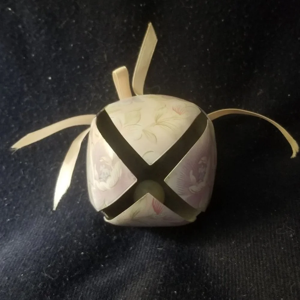 Ornament: vtg flower-decorated metal bell, $6 to add to a bundle